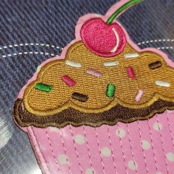 Muffin Cake With Cherry Peel and Stick Patches 3 pieces - Picture 3 of 9